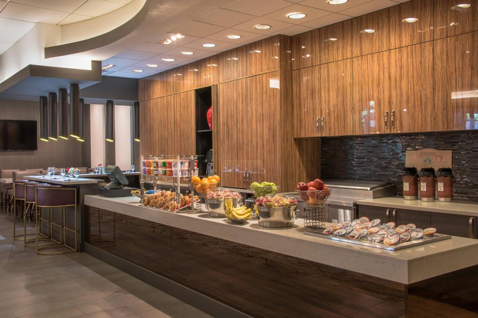 Courtyard By Marriott Bethesda Chevy Chase Hotel Exterior foto